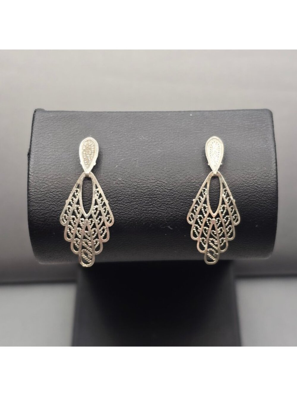 Vintage Sterling Silver Filigree Drop Earrings Scalloped Art Deco Pierced - Picture 2 of 7